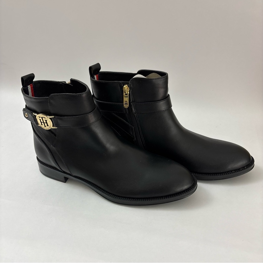 Tommy Hilfiger Rumore Black Leather Buckle Boots BRAND NEW Size 8.5 - Picture 2 of 11